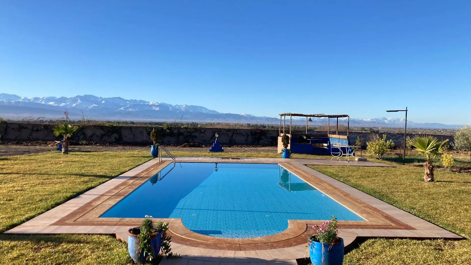 Family Villa With Swimming Pool And A Wonderful Mountain View مراكش